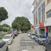 Enbloc 3-Storey Shop Facing Main Road with High Traffic 