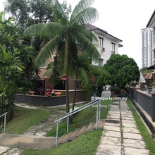 Villa oug Taman Yarl