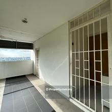 Renovated, Well Keep Condition, Walking to LRT, Mature Location