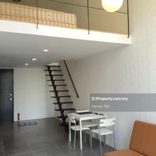 Corner duplex unit with cozy vibes, new repainted! 