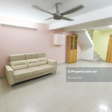 Freehold landed house at Sri Petaling for sale Rm498000
