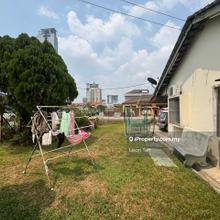 7 minutes walk to Asia Jaya LRT Station, limited corner unit 