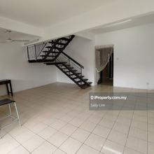 Terrace house End lot Extra land 10f 
