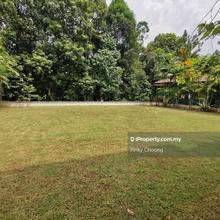 Freehold Facing golf course 