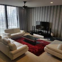 Nice unit in a quiet location and easy access to shops and ammenities