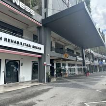 Ground Floor Shop Lot Emira Residence, Seksyen 13 Shah Alam For Rent