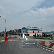 Beside main road ,nice location,behind got big new residential area 