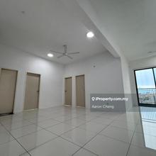 Jelutong new launch 4 bedrooms partially furnished nice city view