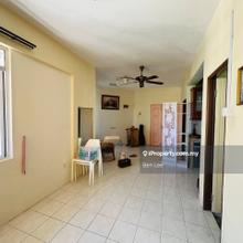 Desa Bayan Apartment Sungai Ara 750sqft Good Condition Worth to Buy