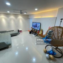 Laman oakleaf hilltop loocation,3 sty terrace surrounded by greeneries