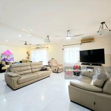 2 Storey Corner Bungalow, Spacious Side Garden, Below Market Price