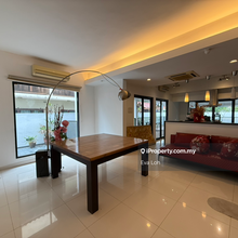Tastefully renovated and partly furnished with 3 rooms for rent/sale