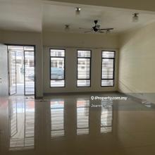 Well Maintained Unit in Peaceful, Low Density Area w Original Layout 