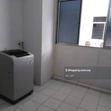 Putra Place,Near Queensbay Mall,Reno& Furnished,Middle Floor,Pool View