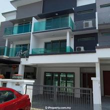 Taman Denai Puchong, 3 Storey Link House @ Puchong.