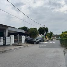 Well kept, Nice location, short walk to nearby shops