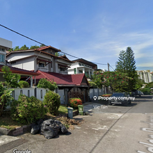 2 Storey Spacious Freehold Bungalow with a Large Land For Sale !