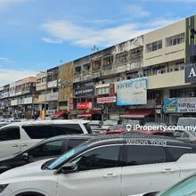 Ss2 , super super busy area,  grd flr shop for rent. 