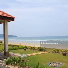 Great Buy Beach front S/D pool Villa.