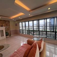 Beautiful spacious unit with breathtaking views and airiness