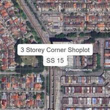 3 Storey Corner Facing Main Road Shoplot For Rent@Ss15