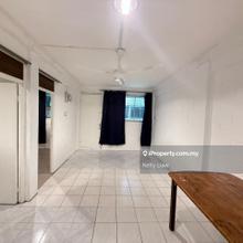 For Rent Ground floor Corner, Flat Kepayan ridge, near Hospital Queen