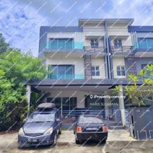 Taman Baiduri 2, Dengkil, Selangor 3 Storey Semi Detached House