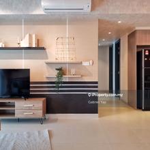 Renovated ID Corner Unit in Good State; Walking Distance to G.I.S