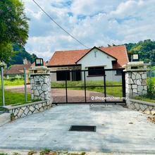 Stunning Bungalow in the heart of town