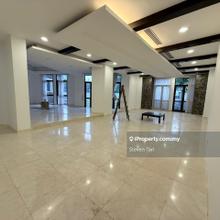 Large unit, pet friendly