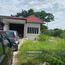 Good location, 5 mins to wet market and   Chinese primary school