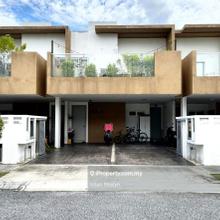 Townhouse Casa Bluebell Cybersouth Dengkil Lower Unit and Negotiable