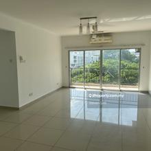 Walking Distance to Public Transport and Shops
