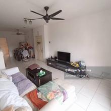 Newly painted, well maintain, spacious unit with 2 car park
