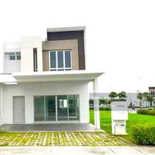 Corner 2 sty casa green cybersouth cyberjaya