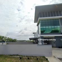 Pasir Gudang - 2.5 Storey Cluster Factory for Sale