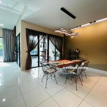 Semi-D house for Sale