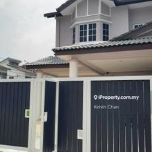 Dengkil Corner Lot with Big Land Area for Sale (Negotiable)