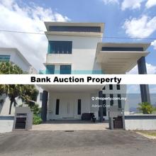 3 Sty Bungalow For Auction At Low Price !!