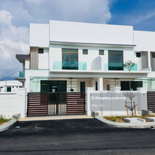 Show room double storey corner /Taman mengkibol