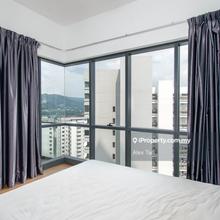 One bedder with open patio view.