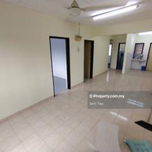 Townhouse upper floor unit