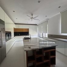 Duplex unit located within the embassy row