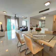 High floor, convenient location - well maintained 