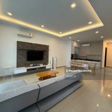 Estuari Garden good condition double storey link house, cozy living