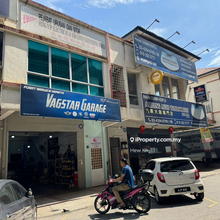 Ground Floor Shop located at Ampang Waterfront to let