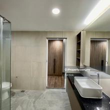 Excellent Brand New 2.5 Storey 