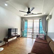 Gold Coast Condominium For Rent !!