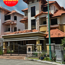 D'Residence Bungalow Located in Bayan Lepas, Near Queensbay