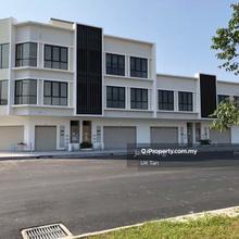 Corner Lot Rimbayu Shop for Rent! Suitable for Mamak/ Kopitiam.
